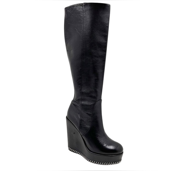 {RITCH ERANI NYFC} Black Leather Wedge Boots with Chain Detail - Picture 7 of 16